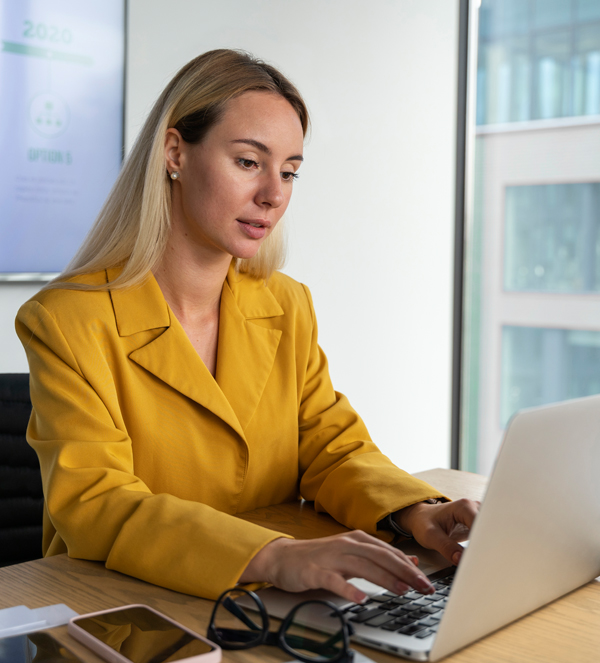 Realtor meeting client to discuss property options